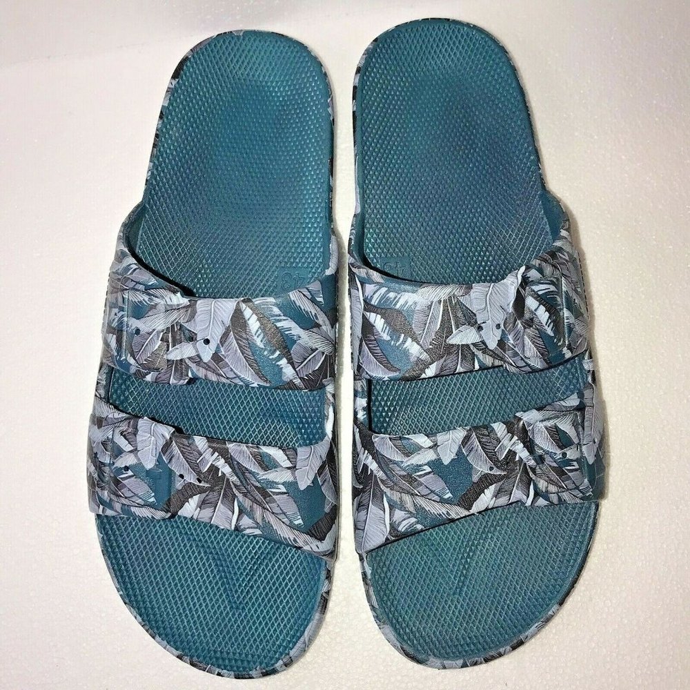 Freedom Moses Sandal Hawaii teal blue palm‎ leaves 42/43 Women US 11/12 Men 9/10